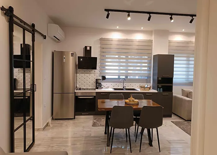Iatrou City Home
